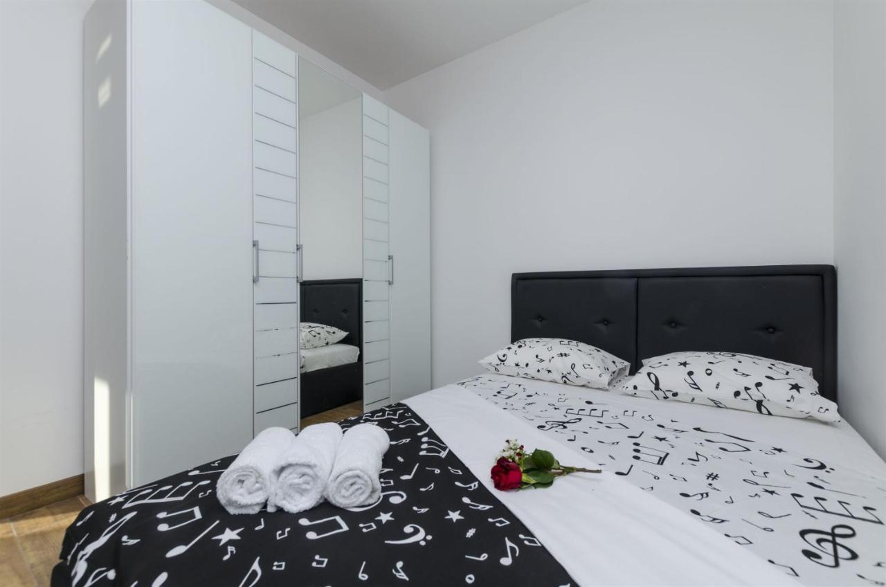 Apartments Lorenzo Lokva Rogoznica Eksteriør billede