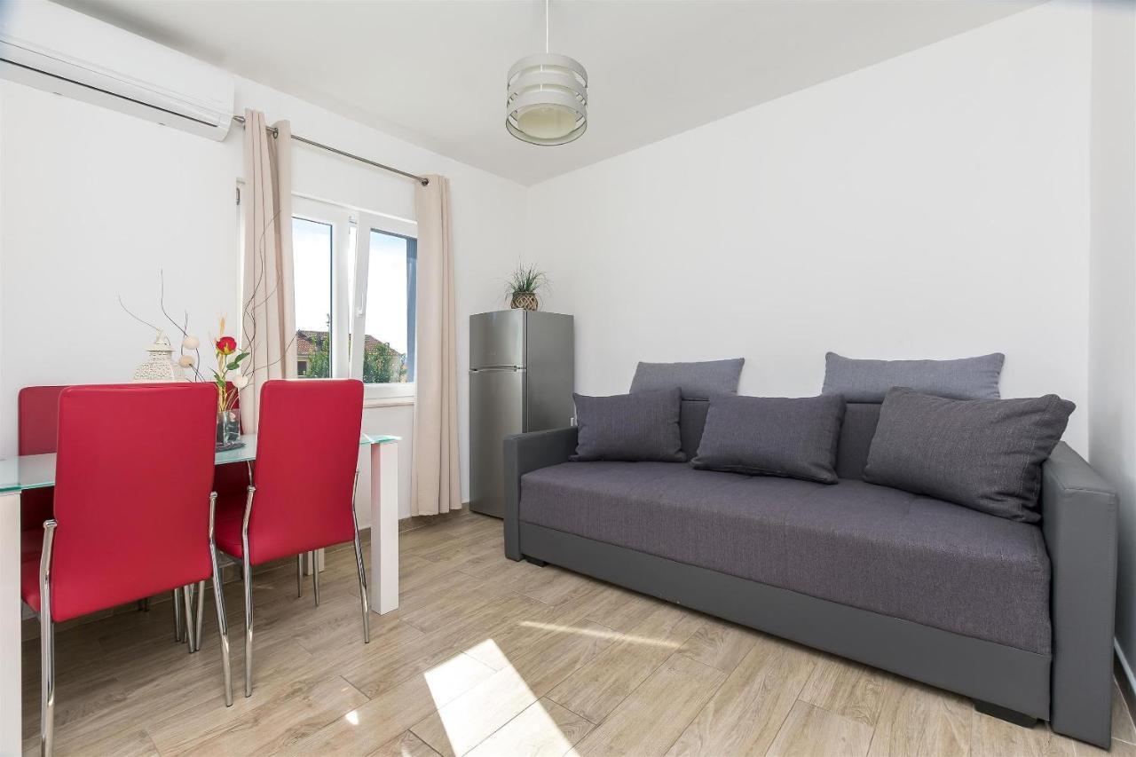 Apartments Lorenzo Lokva Rogoznica Eksteriør billede