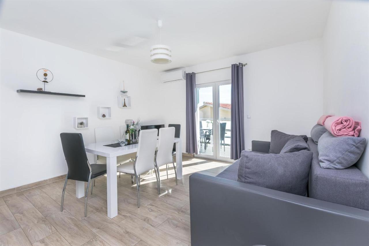 Apartments Lorenzo Lokva Rogoznica Eksteriør billede