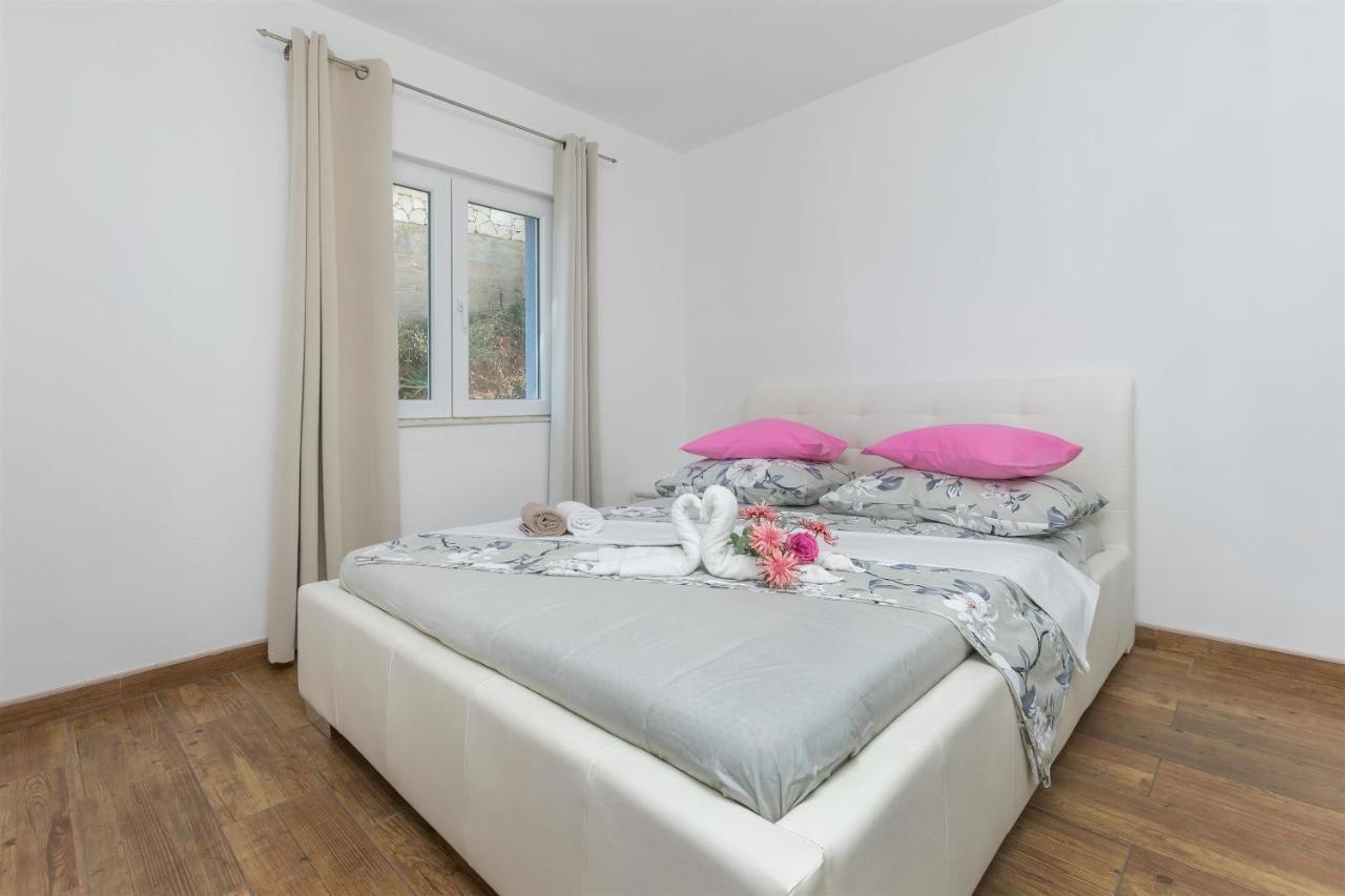 Apartments Lorenzo Lokva Rogoznica Eksteriør billede