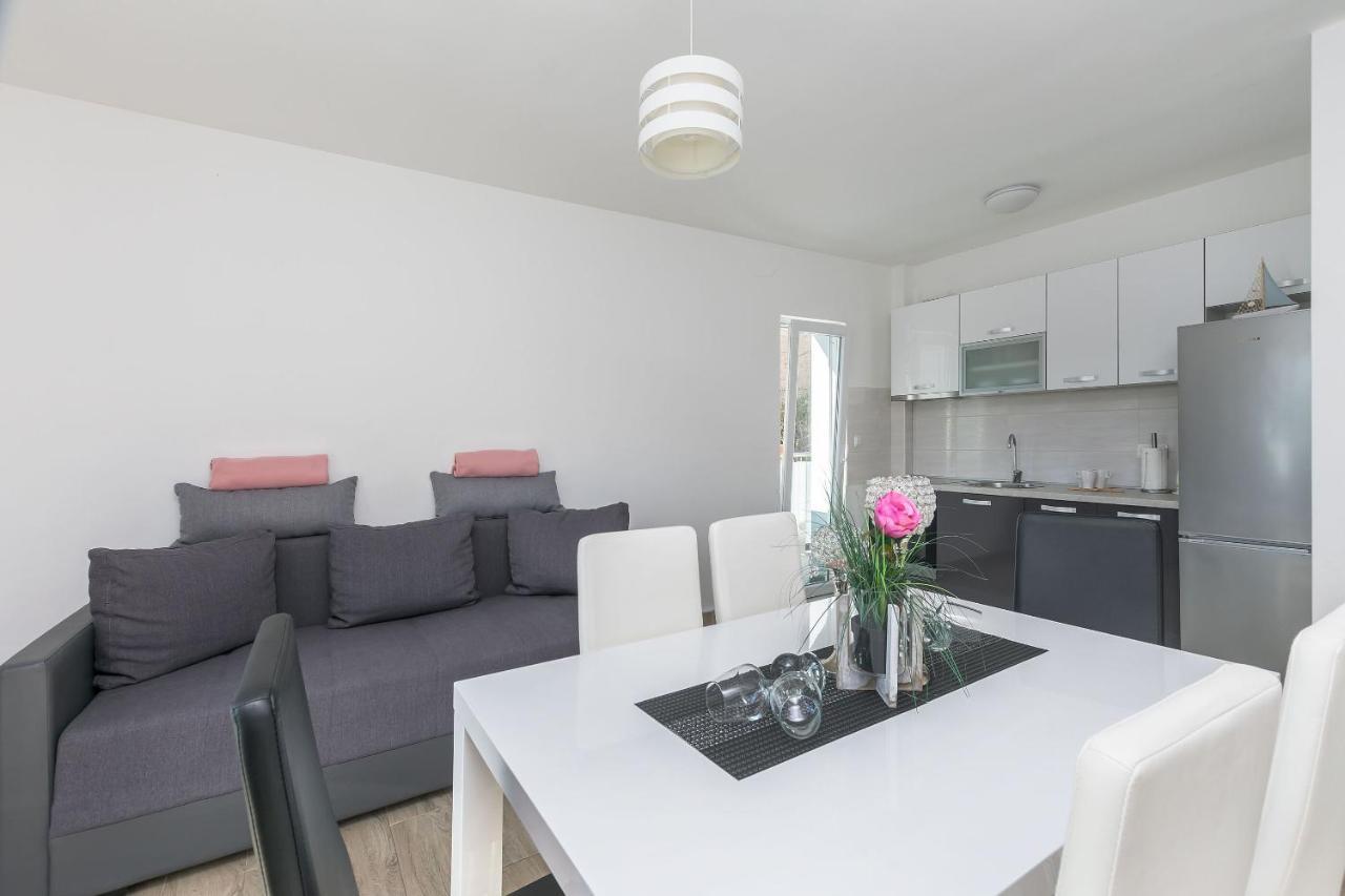 Apartments Lorenzo Lokva Rogoznica Eksteriør billede