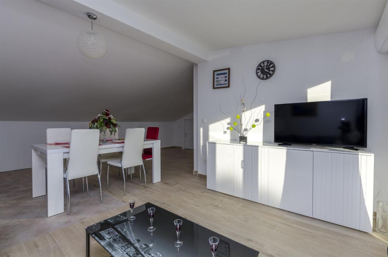 Apartments Lorenzo Lokva Rogoznica Eksteriør billede