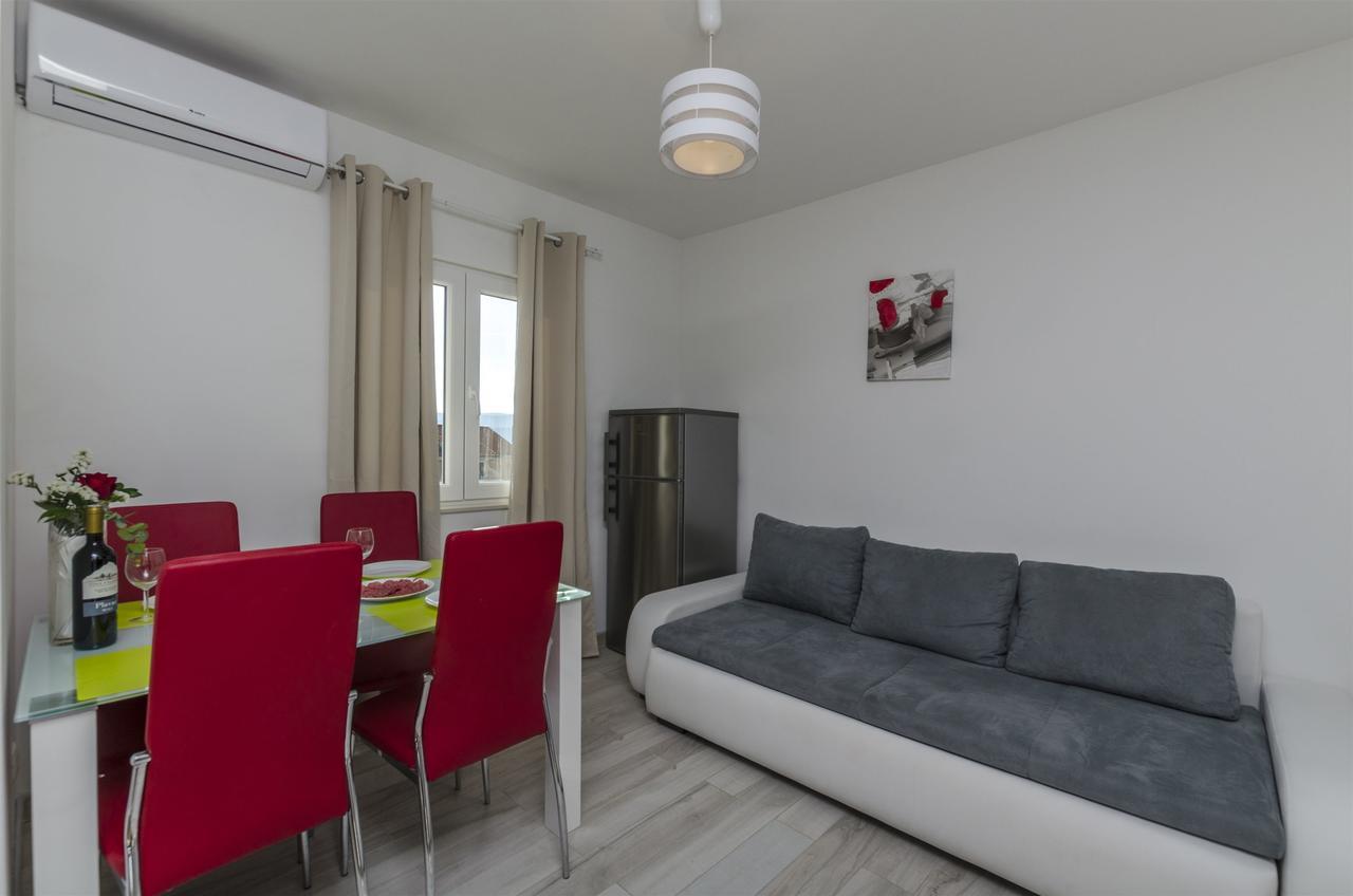 Apartments Lorenzo Lokva Rogoznica Eksteriør billede